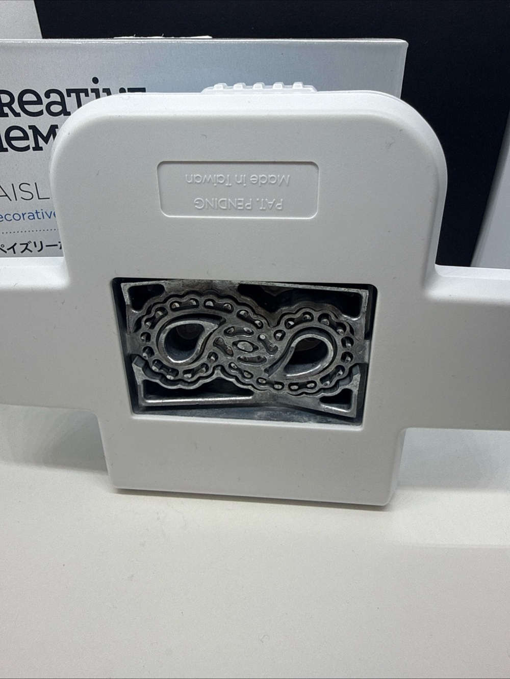 Creative Memories Paisley Decorative Border Punch Brand New - Picture 6 of 10